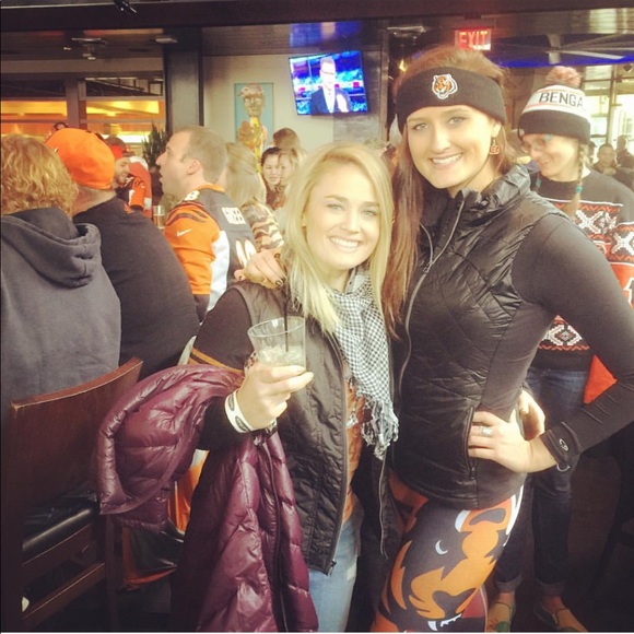 SOLD. Auth. Roni Taylor Fit LE Fibre Bengals Leggings! - Picture 8 of 8